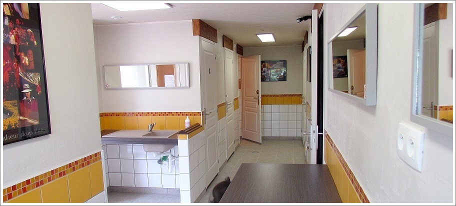 Privé-sanitair op Camping La Brouquere...
