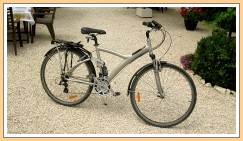 Op de camping kunnen goede fietsen gehuurd worden... Op de camping kunnen goede fietsen gehuurd worden...