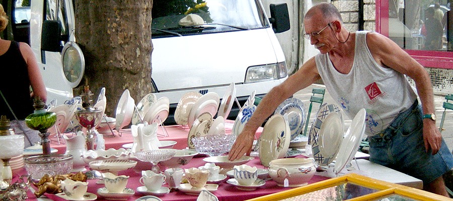 Lekker rondsnuffelen op een brocante in Eauze...