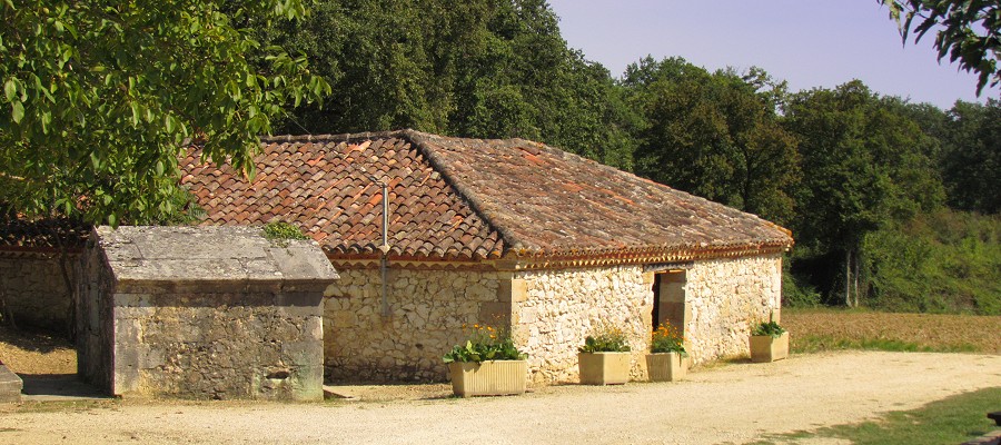 Lavoir Lasdoutz: een oude wasplaats in Gondrin (Gers)...