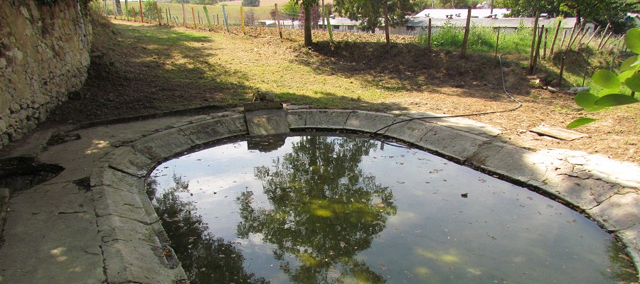 Lavoir Gouttère: een oude wasplaats in Gondrin (Gers)...